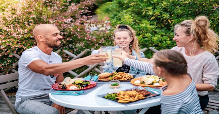 000010479181 768x402