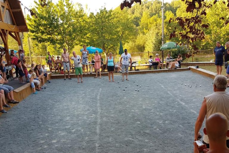 000006979411 768x512