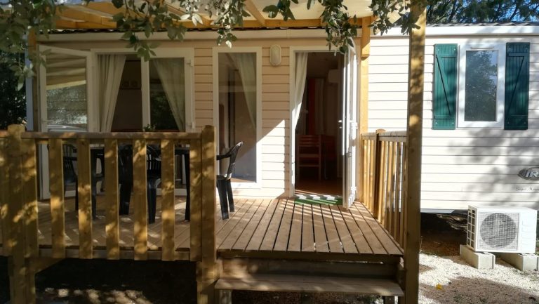 000008814801 768x433