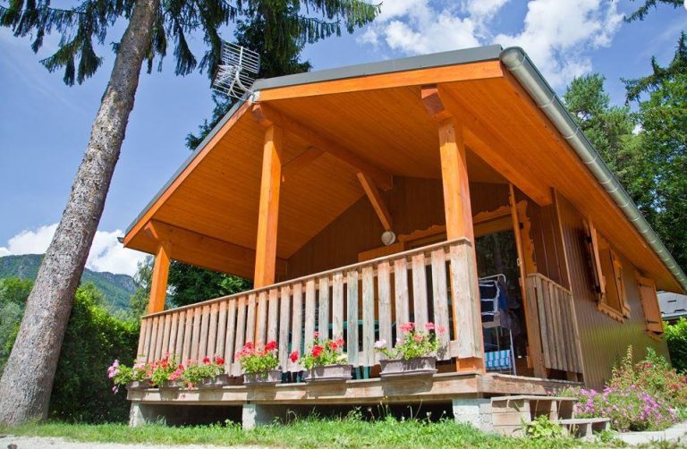 000006837481 768x502