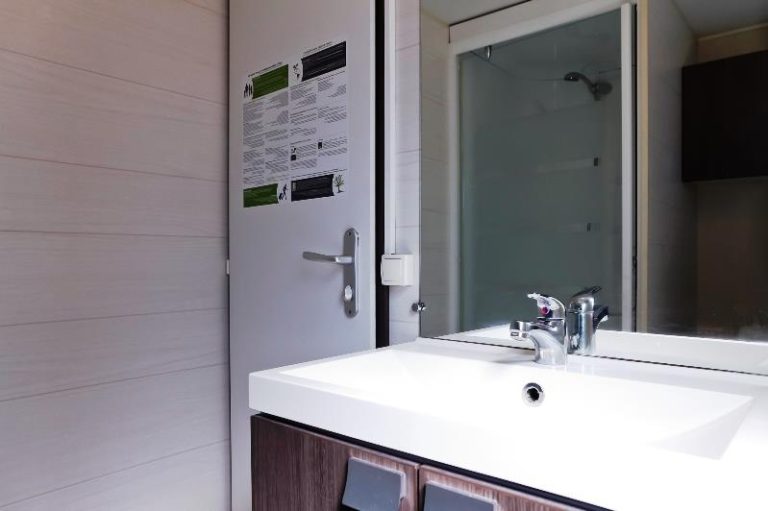 000006196051 768x511