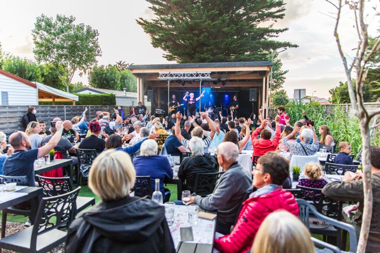 000009280831 768x512