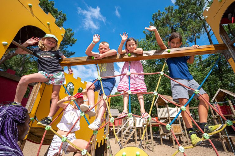 000009303171 768x511