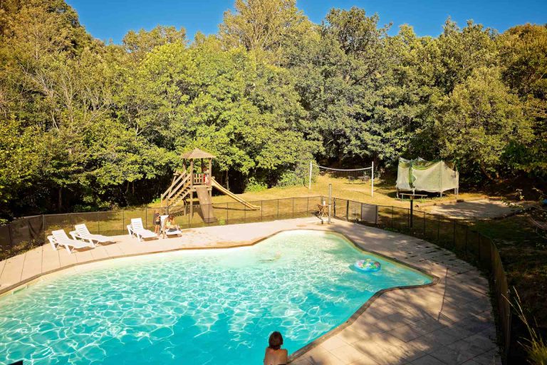 000009469561 768x512