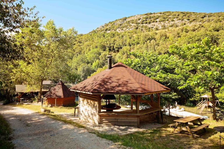 000009469571 768x512