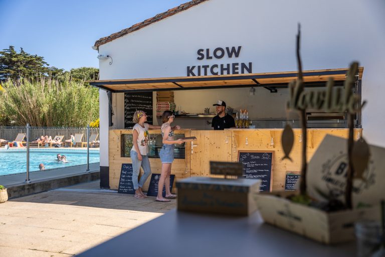 000009834991 768x512