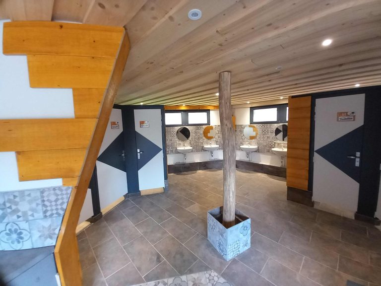 000010207301 768x576