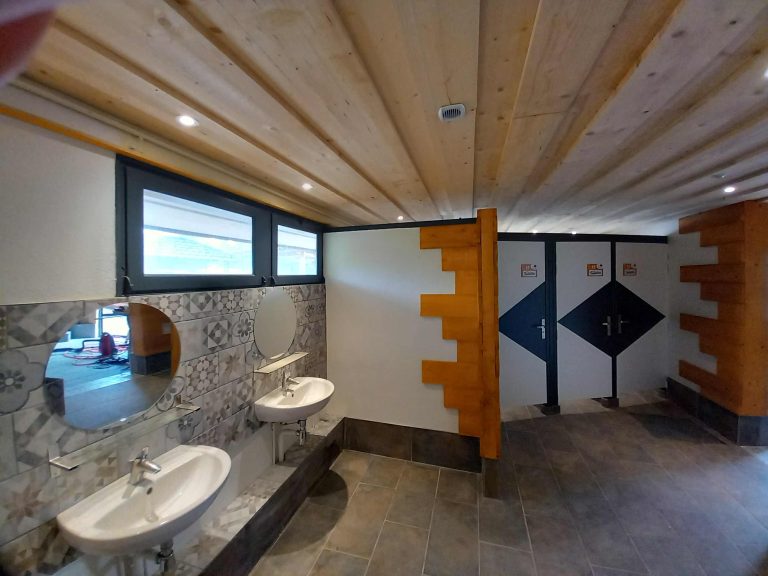 000010207311 768x576