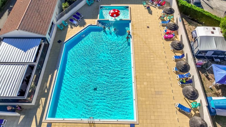 000011342051 768x432