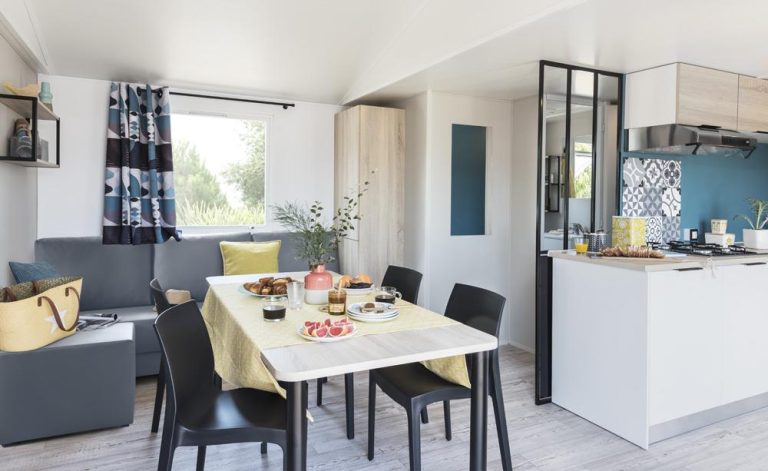 000007966791 768x471