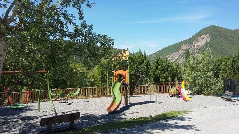 000007969521 768x432