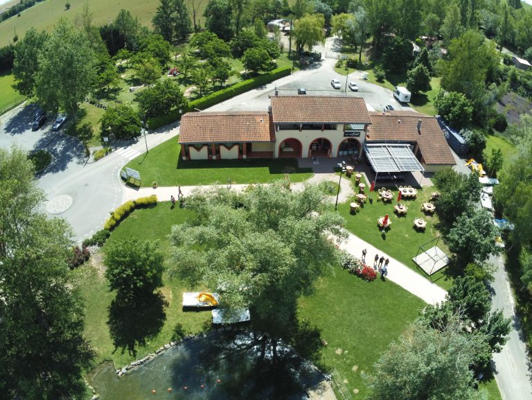 000007398511 768x577