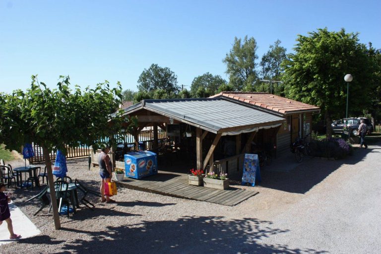 000009697621 768x512