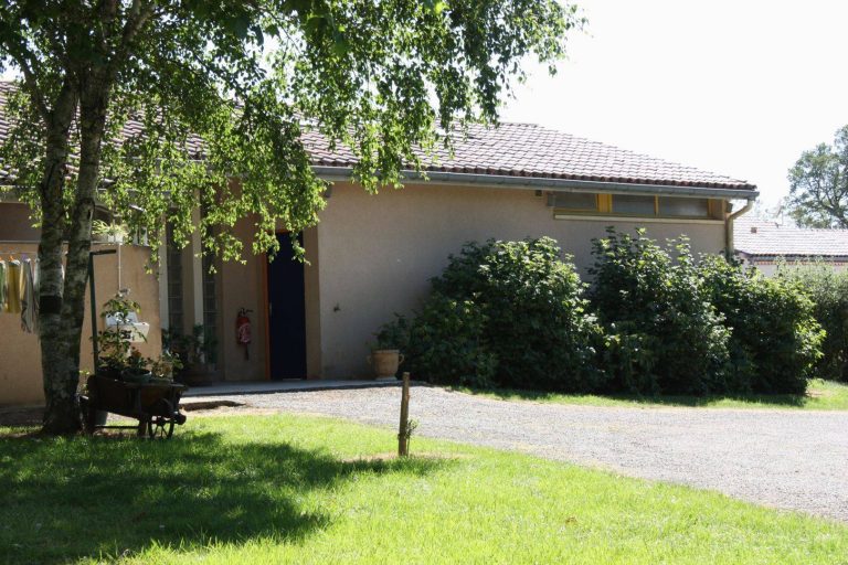 000009697641 768x512