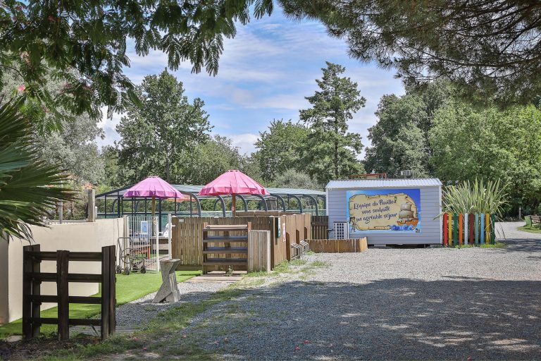 000010074621 768x512