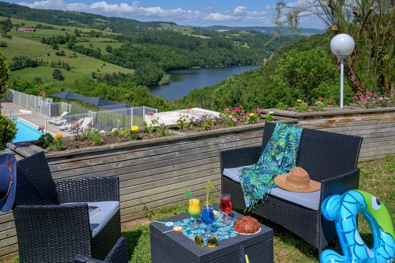 000010210401 768x512